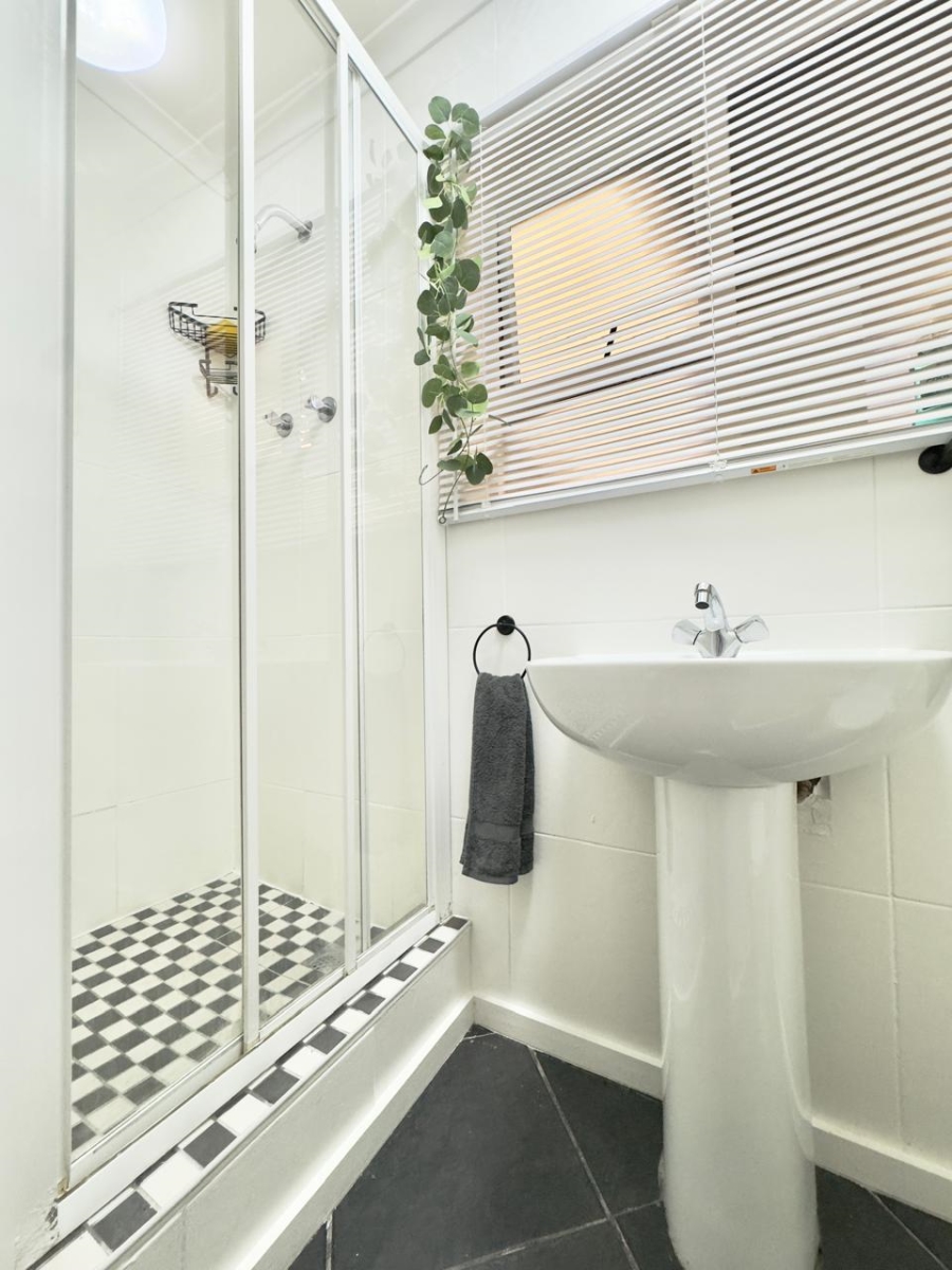  Bedroom Property for Sale in Lentegeur Western Cape